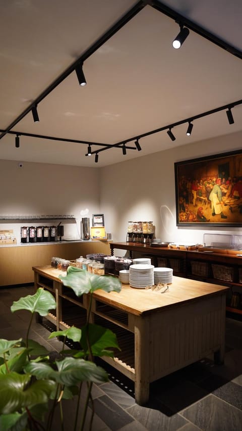 Breakfast, Continental breakfast, Buffet breakfast