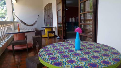 Le Monde Hostel - Suites e Camas Hostal in Angra dos Reis