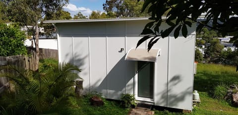 Property building, Facade/entrance, Garden