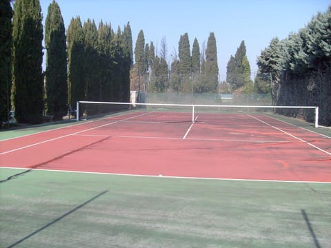 Tennis court