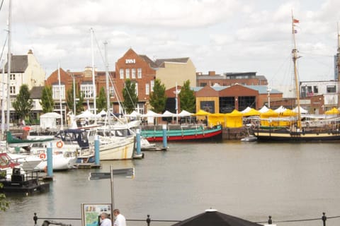 Marina Water View Apartment Apartment in Hull