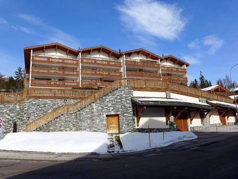 Apartment Antares by Interhome Apartamento in Crans-Montana