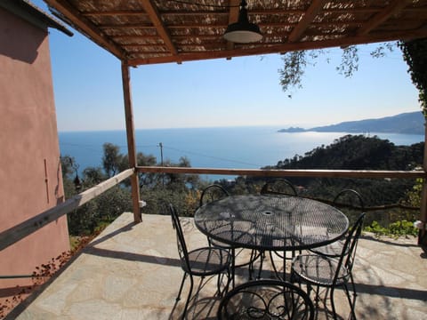 Holiday Home Ca Dò Sante by Interhome House in Liguria