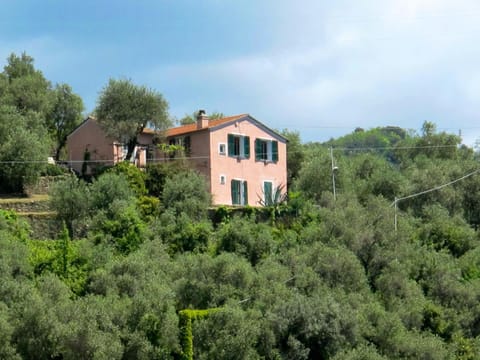 Holiday Home Ca Dò Sante by Interhome House in Liguria