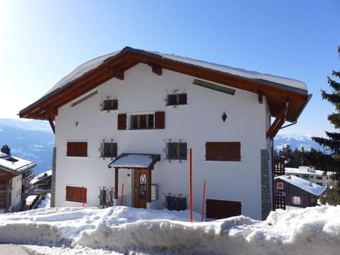 Apartment Les Aiguilles Vertes by Interhome Apartment in Crans-Montana