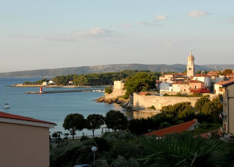 Nearby landmark, Neighbourhood, Beach, Autumn, City view, City view, Landmark view, Sea view, Sunrise