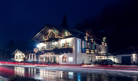 Facade/entrance, Winter