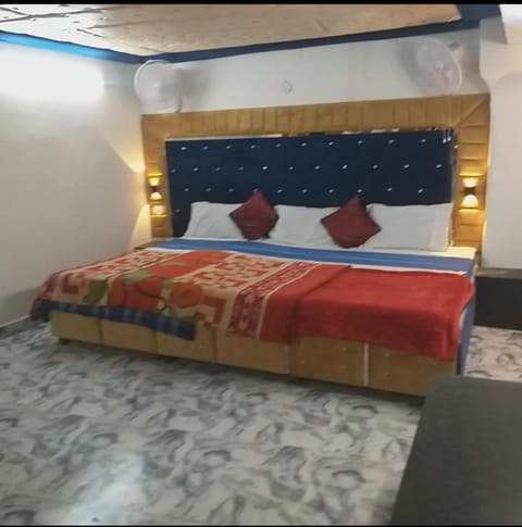 Hotel Shehnaz Inn - Walking Distance for Golden Temple Hotel in Punjab, India