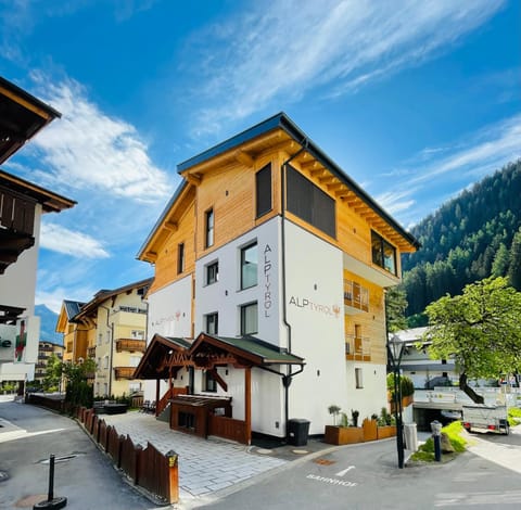 Quality Hosts Arlberg - ALPtyrol Appartements Condo in Saint Anton am Arlberg