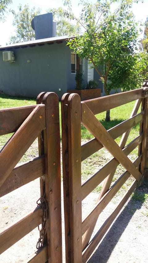 Nuestro Sueño House in Tandil