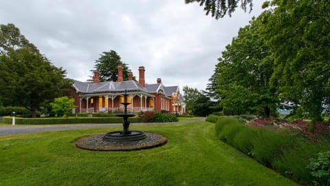 Arcoona Manor Bed and Breakfast in Deloraine