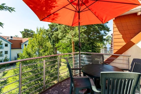 View (from property/room), Balcony/Terrace, Seating area, Garden view