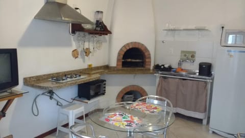 BBQ facilities, Kitchen or kitchenette, Dining area