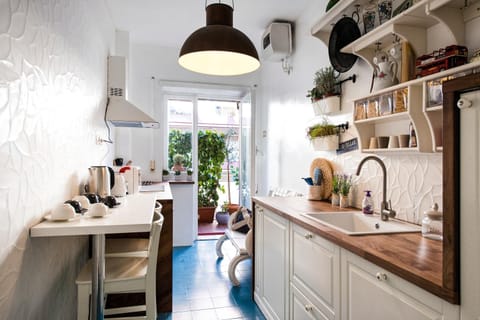 Coffee/tea facilities, Balcony/Terrace, Kitchen or kitchenette, Dining area