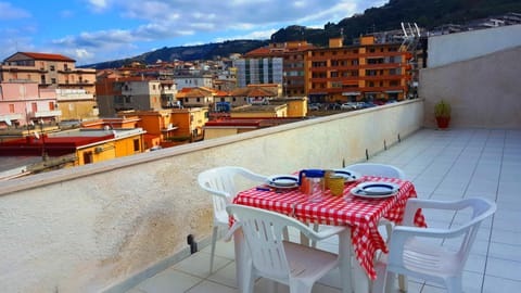 Balcony/Terrace, City view