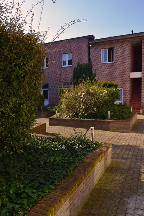 Facade/entrance, Garden view