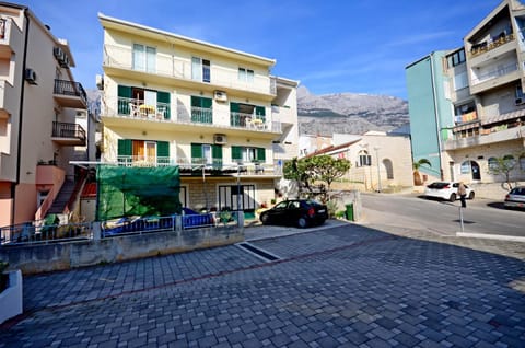 Property building, Facade/entrance