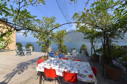 Casa la Terrazza sul Lago - WelcHome House in Cannobio