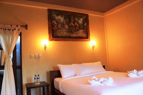 Bed, Other, Photo of the whole room, Bedroom, towels