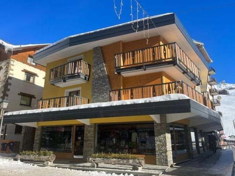 Property building, Balcony/Terrace