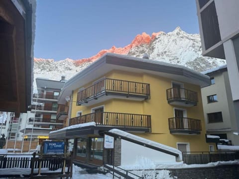 Property building, Winter, Mountain view