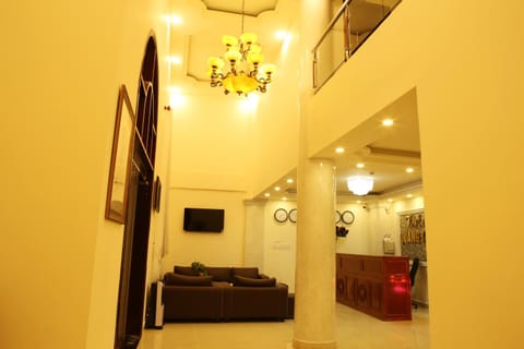 Communal lounge/ TV room, Lobby or reception