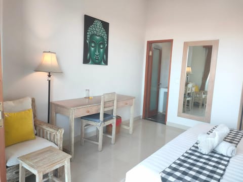 Seating area, Dining area, Bedroom