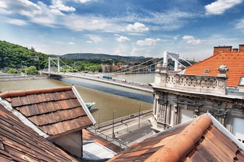 Riverside flat with King Castle view Condo in Budapest