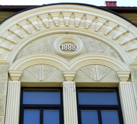 Property building, Facade/entrance, View (from property/room), On site, Text overlay