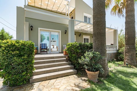 Facade/entrance, Garden, Balcony/Terrace, Balcony/Terrace