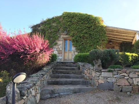 Podere Spartaco San Pantaleo Bed and Breakfast in Sardinia