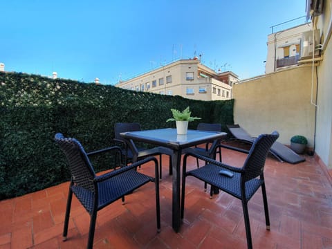 Sunny Penthouse in Sagrada Familia Condo in Barcelona