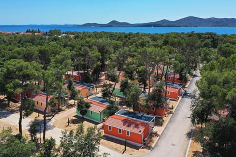 Property building, Bird's eye view, Garden, Location