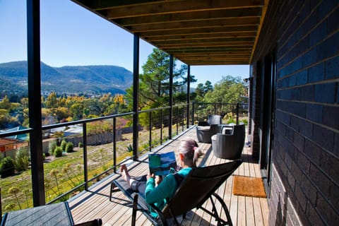 Balcony/Terrace, Mountain view