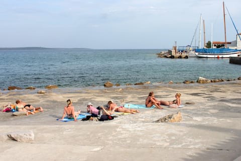 Apartments and rooms by the sea Nerezine, Losinj - 11815 Übernachtung mit Frühstück in Nerezine