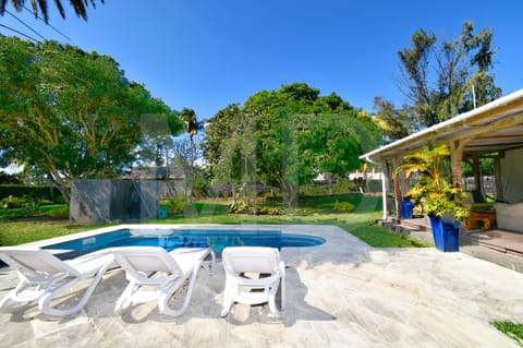 Patio, Garden view, Swimming pool, sunbed