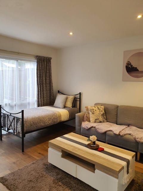 Bed, Seating area, Bedroom