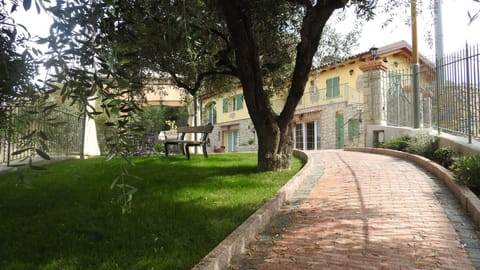 Ca' Belvedere Farm Stay in Liguria