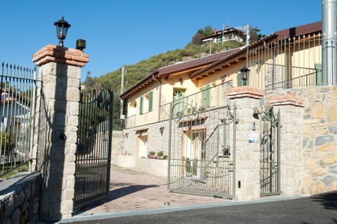 Ca' Belvedere Farm Stay in Liguria