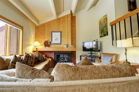 Pg310 Peregrine Condo Apartment in Copper Mountain