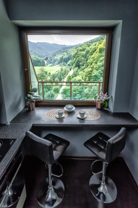 View (from property/room), Dining area, Mountain view