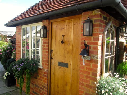 Clayton Wickham Farmhouse Bed and Breakfast in Mid Sussex District