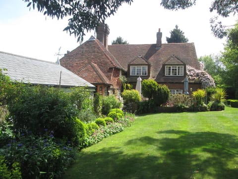 Clayton Wickham Farmhouse Bed and Breakfast in Mid Sussex District