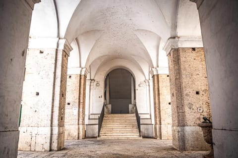 Facade/entrance, Landmark view