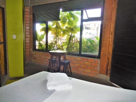 Photo of the whole room, Garden view