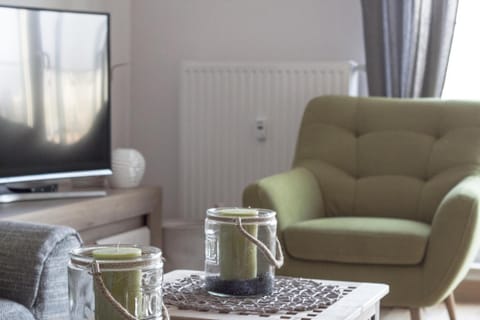 Kitchen or kitchenette, Photo of the whole room, Decorative detail, Seating area