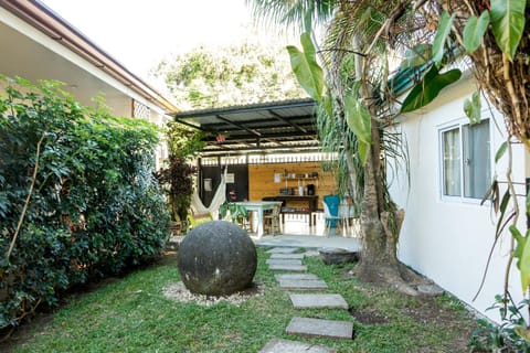 Property building, Garden, View (from property/room), Garden view, Inner courtyard view