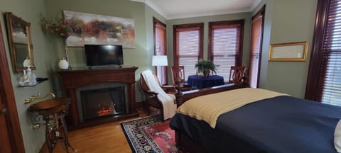 Historic Webster House Bed and Breakfast Inn Bed and Breakfast in Bay City