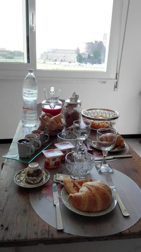 Living room, Breakfast, Continental breakfast, Italian breakfast