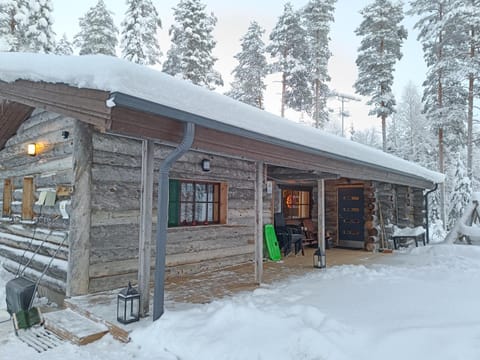 Property building, Day, Winter